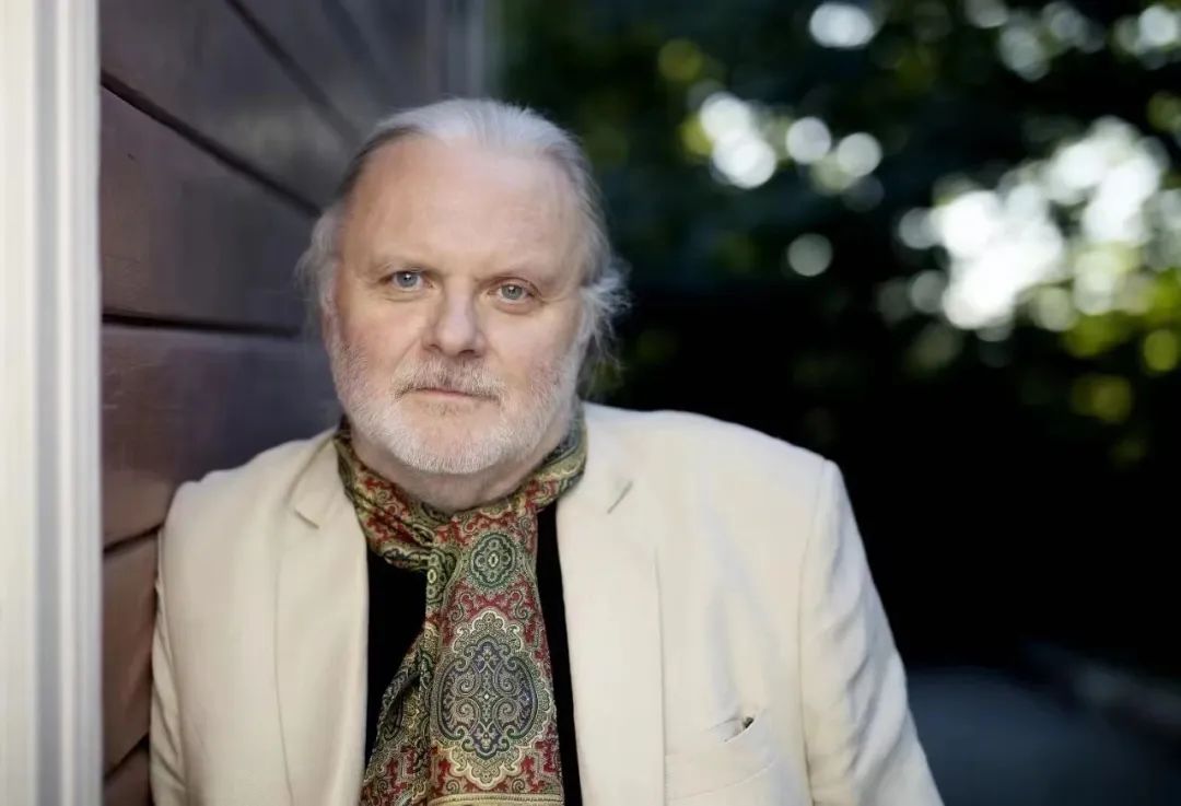 約恩·福瑟(Jon FOSSE)（挪威籍劇作家、作家、詩人、諾貝爾文學獎得主）