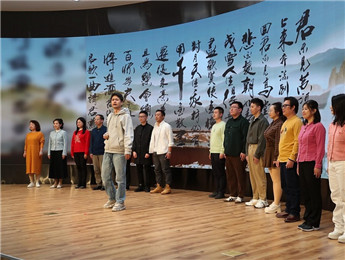 共同為祖國的文學事業增添新力量新色彩