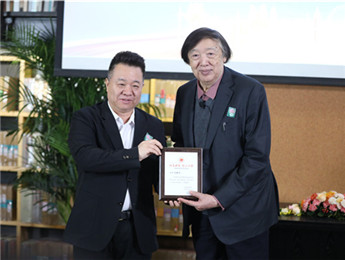 春光旖旎，我們如約而至