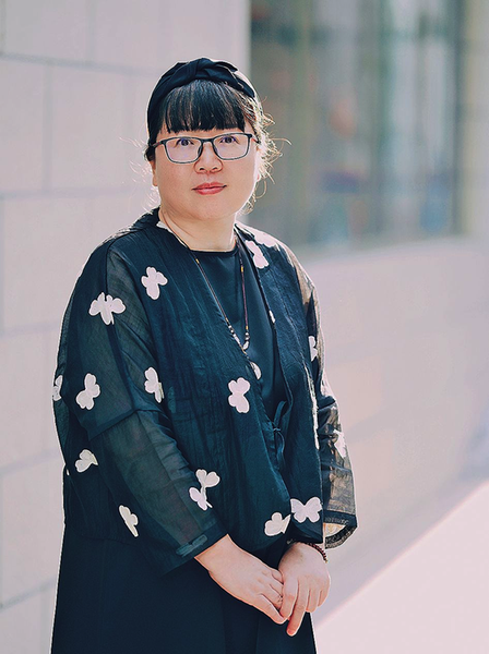 喬葉，北京老舍文學院專業作家，北京作協副主席，中國作協全委會委員。著有《寶水》《最慢的是活著》《認罪書》《走神》等多部作品。曾獲茅盾文學獎、魯迅文學獎、華語文學傳媒大獎、人民文學獎、小說選刊年度大獎等多個獎項?！秾毸帆@第十一屆茅盾文學獎。