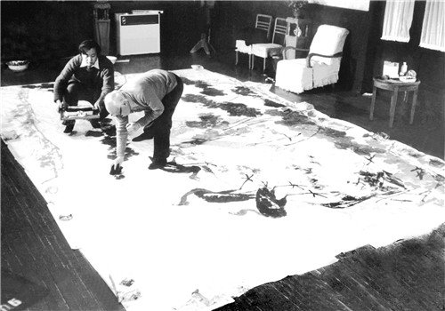 父親李苦禪83歲那年還在為國家義務作巨幅畫《盛夏圖》，我在父親身邊幫忙，天天聽他講課