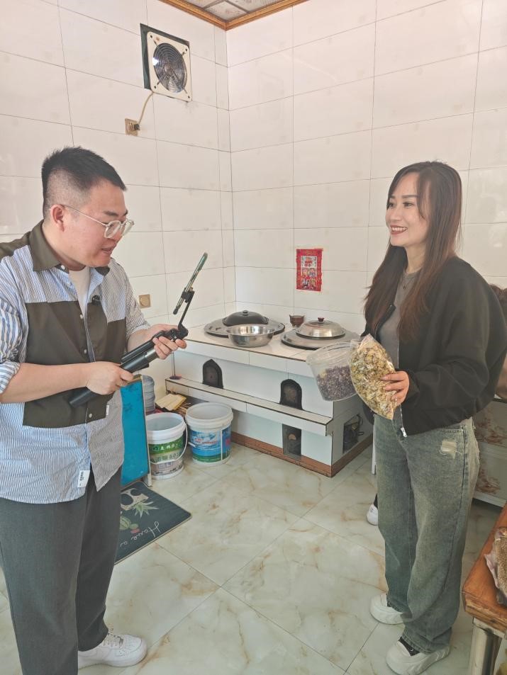 《作家文摘》視頻號直播現場