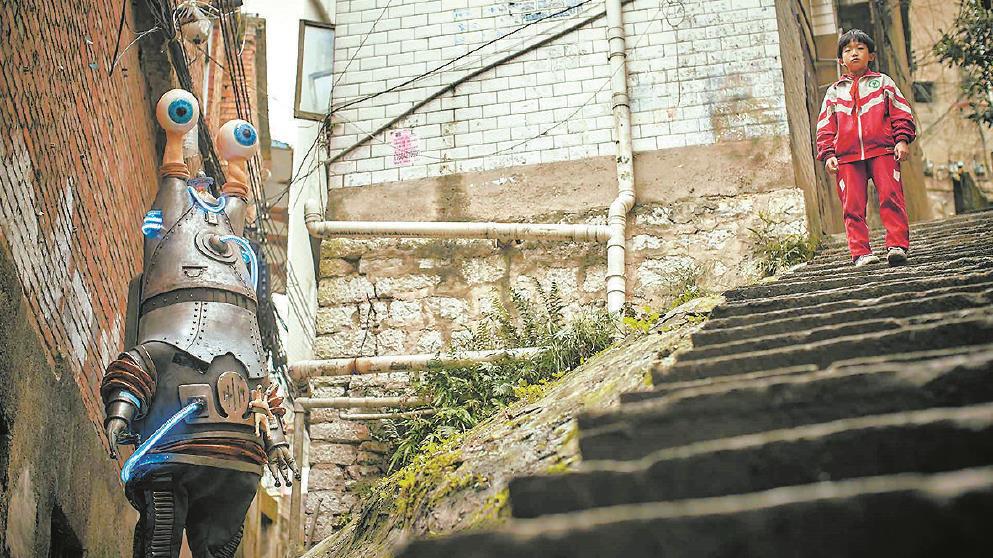 《朱同在三年級丟失了超能力》展現了一個三年級小學生“漫長”的一天，呈現一種散文化敘事。