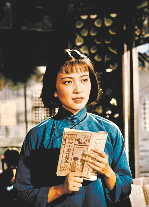 一九五九年，由楊沫編劇，崔嵬和陳懷皚執導，北京電影制片廠出品的電影《青春之歌》上映，謝芳飾演林道靜