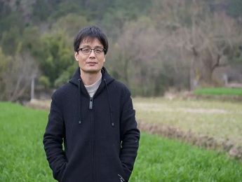 獨家訪談 | 東君：向內走，觸及他們的記憶與欲望