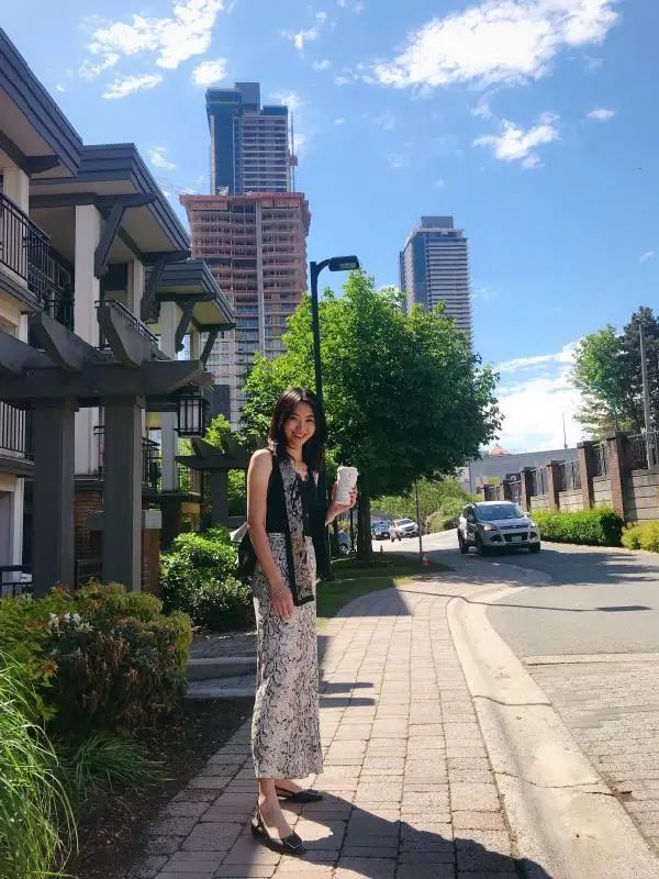 蔣在，小說見于《人民文學》《十月》《當代》《鐘山》等。出版小說《街區那頭》《飛往溫哥華》。詩集《又一個春天》。曾獲“山花文學雙年獎”新人獎，鐘山之星文學獎，西湖新銳文學獎等。牛津大學羅德學者提名。北京老舍文學院合同制作家。首師大外國語言學及應用語言學在讀博士。