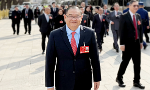 全國政協文化文史和學習委員會副主任、澳門文化界聯合總會會長吳志良