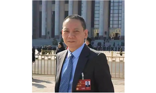 全國政協委員、民進中央委員、百花文藝出版社總編輯汪惠仁