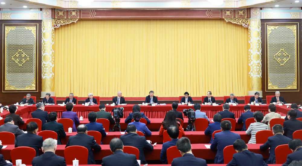 3月6日下午，中共中央總書記、國家主席、中央軍委主席習近平看望參加全國政協十四屆三次會議的民盟、民進、教育界委員