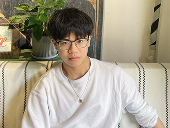 周于旸： 寫作是一種積極的痛苦 