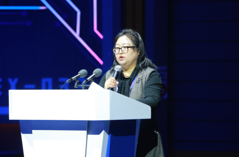 王衛英匯報基地工作