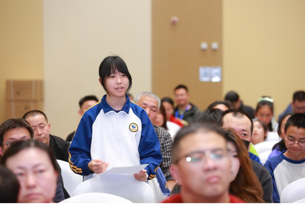 現場學生互動提問