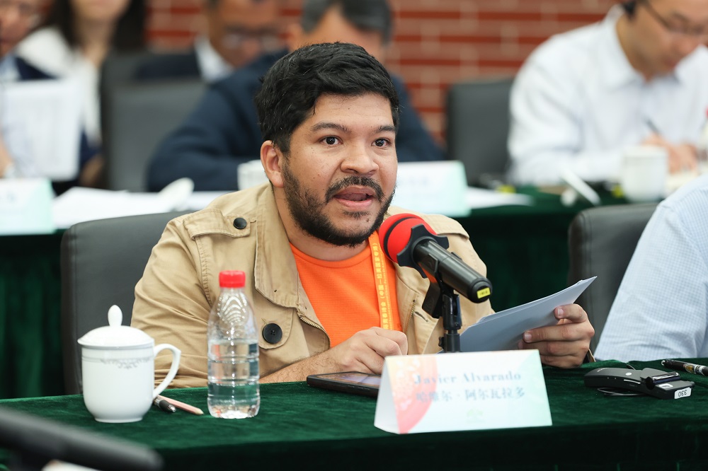 巴拿馬詩人哈維爾·阿爾瓦拉多