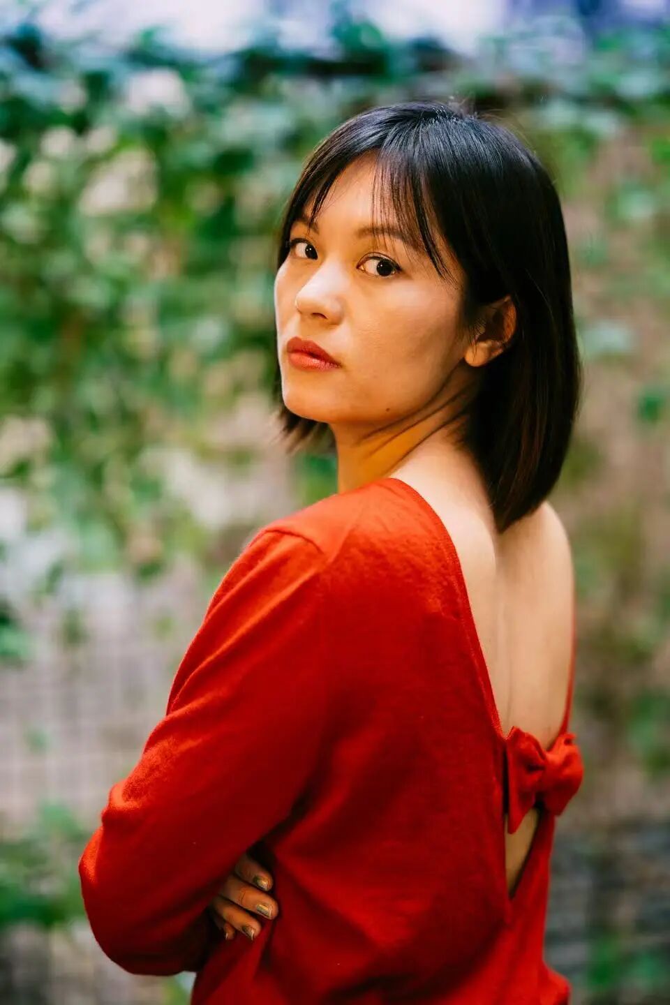 春樹，80后作家、詩人。出生于山東，在北京度過少年及青春期。2015年搬到柏林暫居。已出版長篇小說《北京娃娃》《乳牙》等六部，另有個人詩集兩部及散文集若干。其小說已在二十幾個國家翻譯出版。