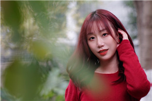 童話：獲獎作品《白夜夢想家》作者：諾亞         獲獎感言我們常說，在今天仍然堅持寫作，是一件不容易的事情，但它對于我來說是唯一的選項。我的兒童文學寫作不僅是為了孩子，也是為了兒時的自己。人是需要說很多話的，而沉默的孩子選擇閉上嘴……