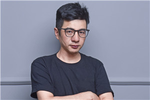 小說：獲獎作品《大河的歌謠》作者：大秀         獲獎感言我出生在魯西南黃河畔，大學畢業后生活在紅船旁。江南文化的細膩與齊魯大地的渾厚共同造就了我的文學語言。我為什么要書寫黃河？因為對我而言，黃河不僅是地理上的故鄉，更是我所創建的文學故鄉。