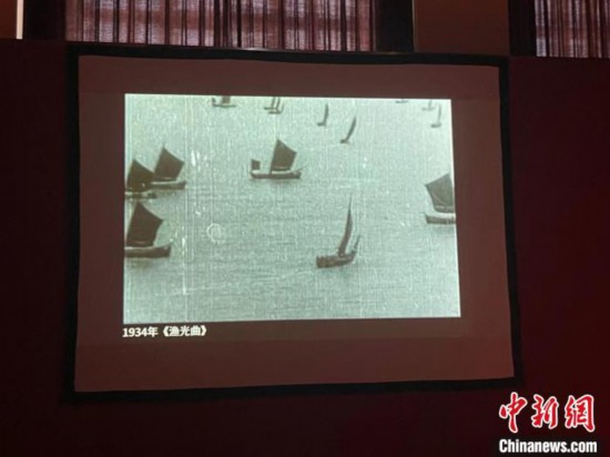 耳熟能詳的《漁光曲》在現場播放?！⊥τ?攝